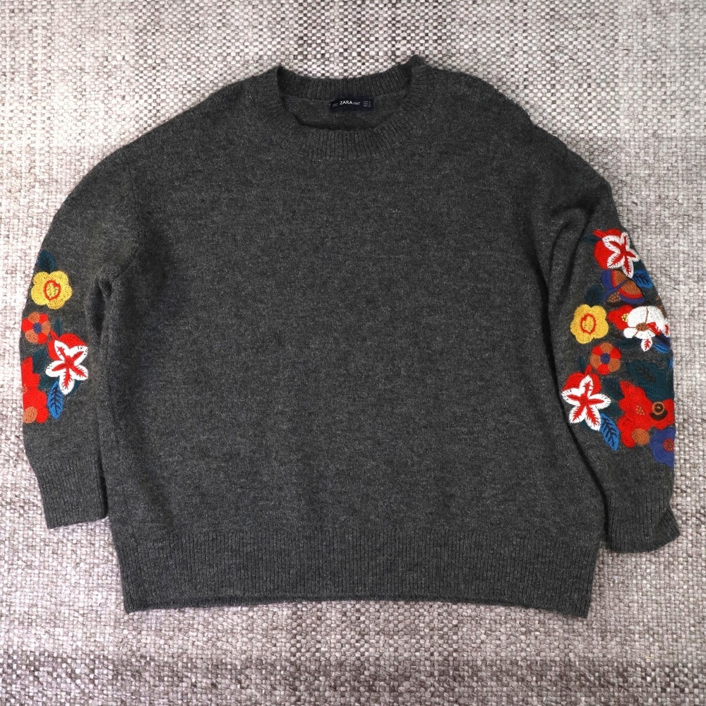 Zara Knit Gray Floral Embroidered Sleeve Crewneck Sweater M 9598/127/802/M
